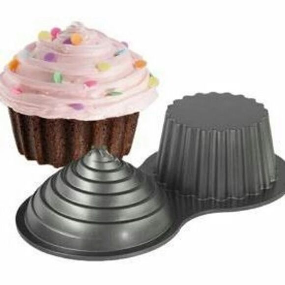 Wilton Large Cupcake Baking Pan - Picture 1 of 5